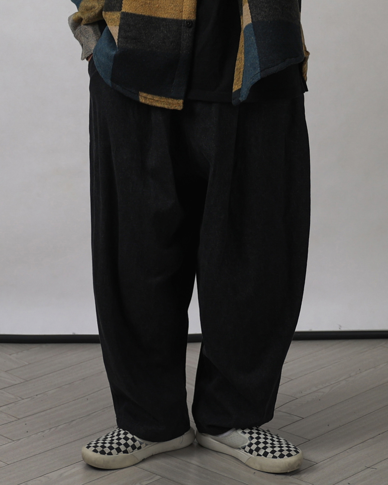 P.CENT Pin Tuck Baggy Balloon Denim Pants (Black Denim/Blue Denim)