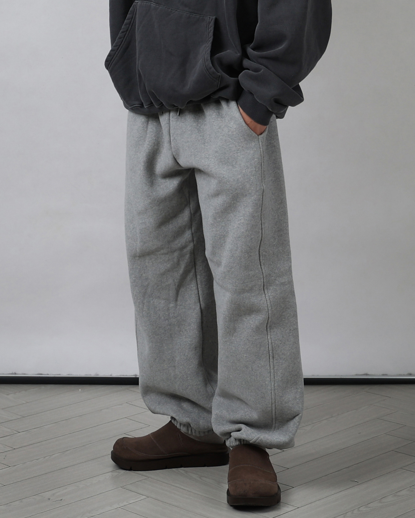 END Fleece Side Balloon Jogger Pants (Black/Brown/Gray)