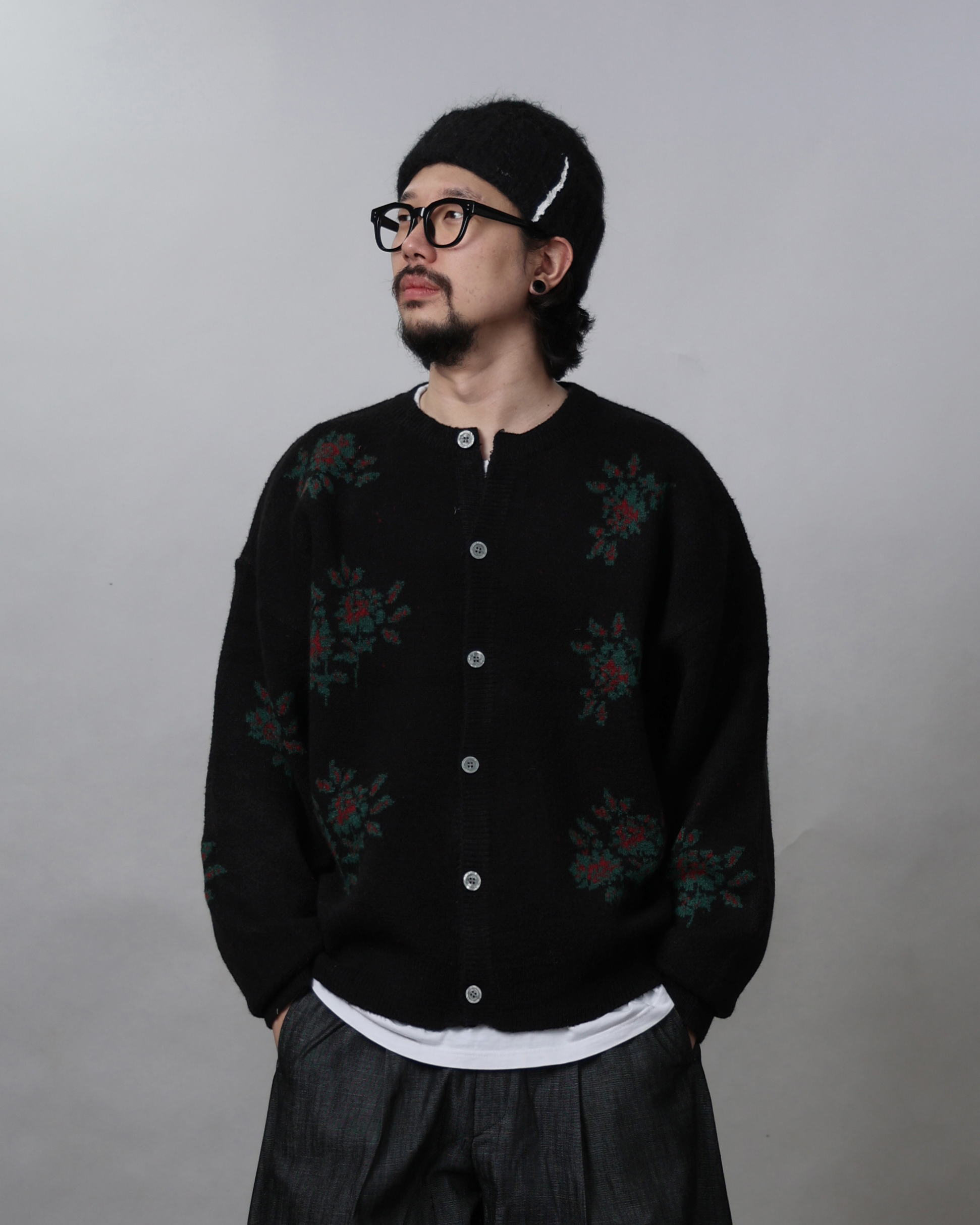 CONS FLOWER Over Bokle Knit Cardigan (Black/Gray)