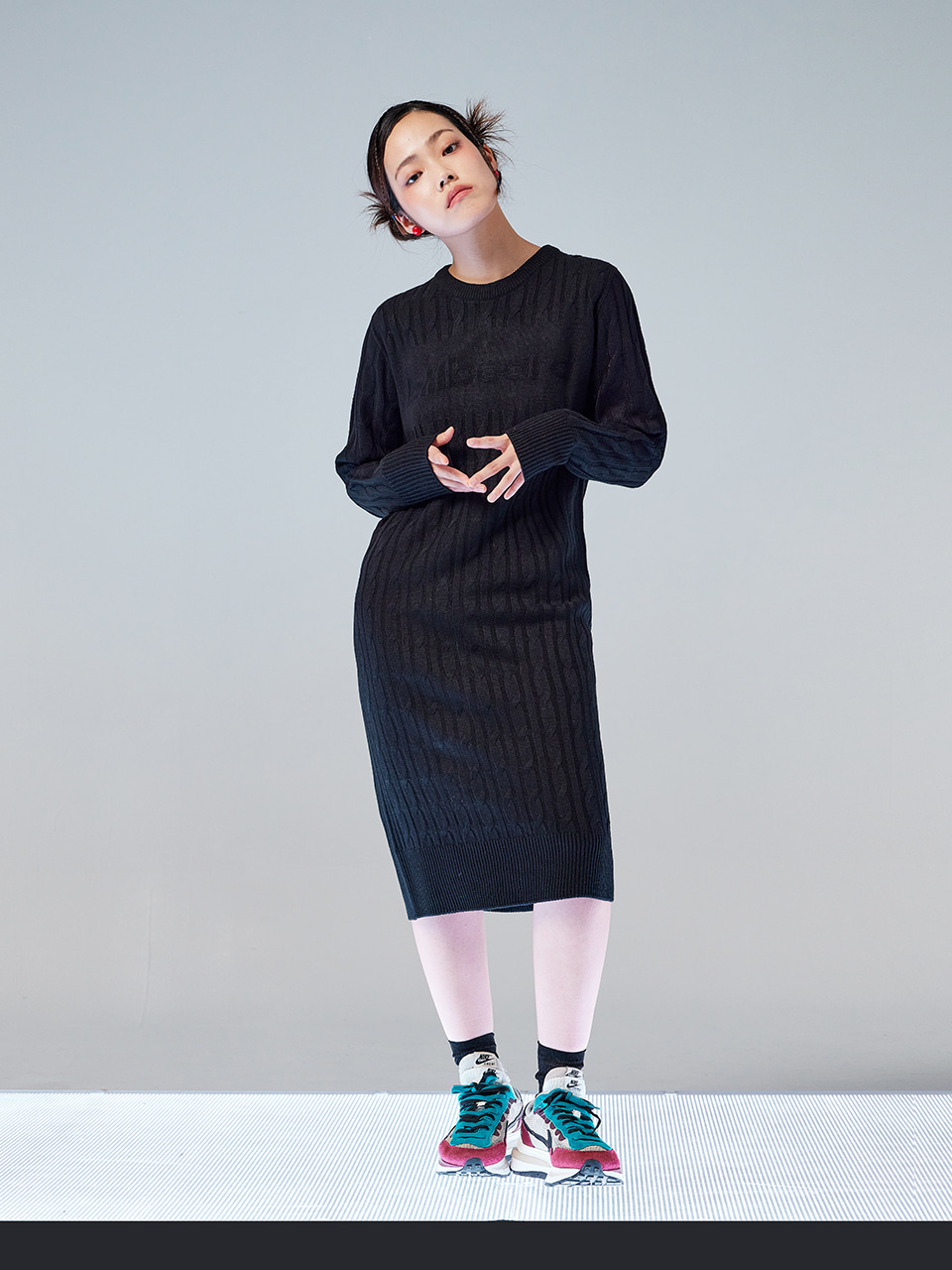 Logo intasha cable knit long dress_Black