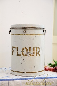 빈티지 크림컬러 FLOUR 원통형 캐니스터 메탈 박스