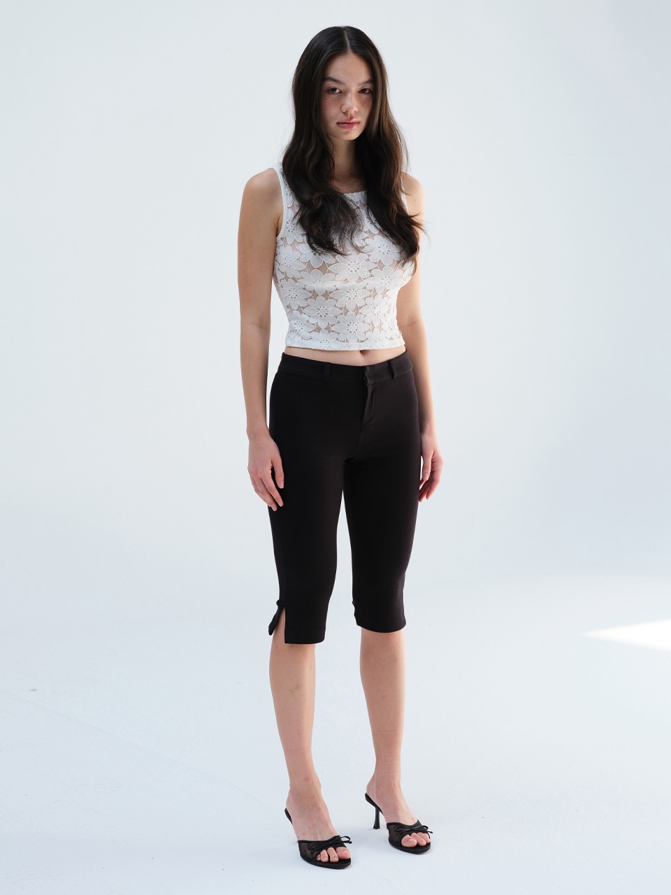 JUNI CAPRI PANTS BLACK