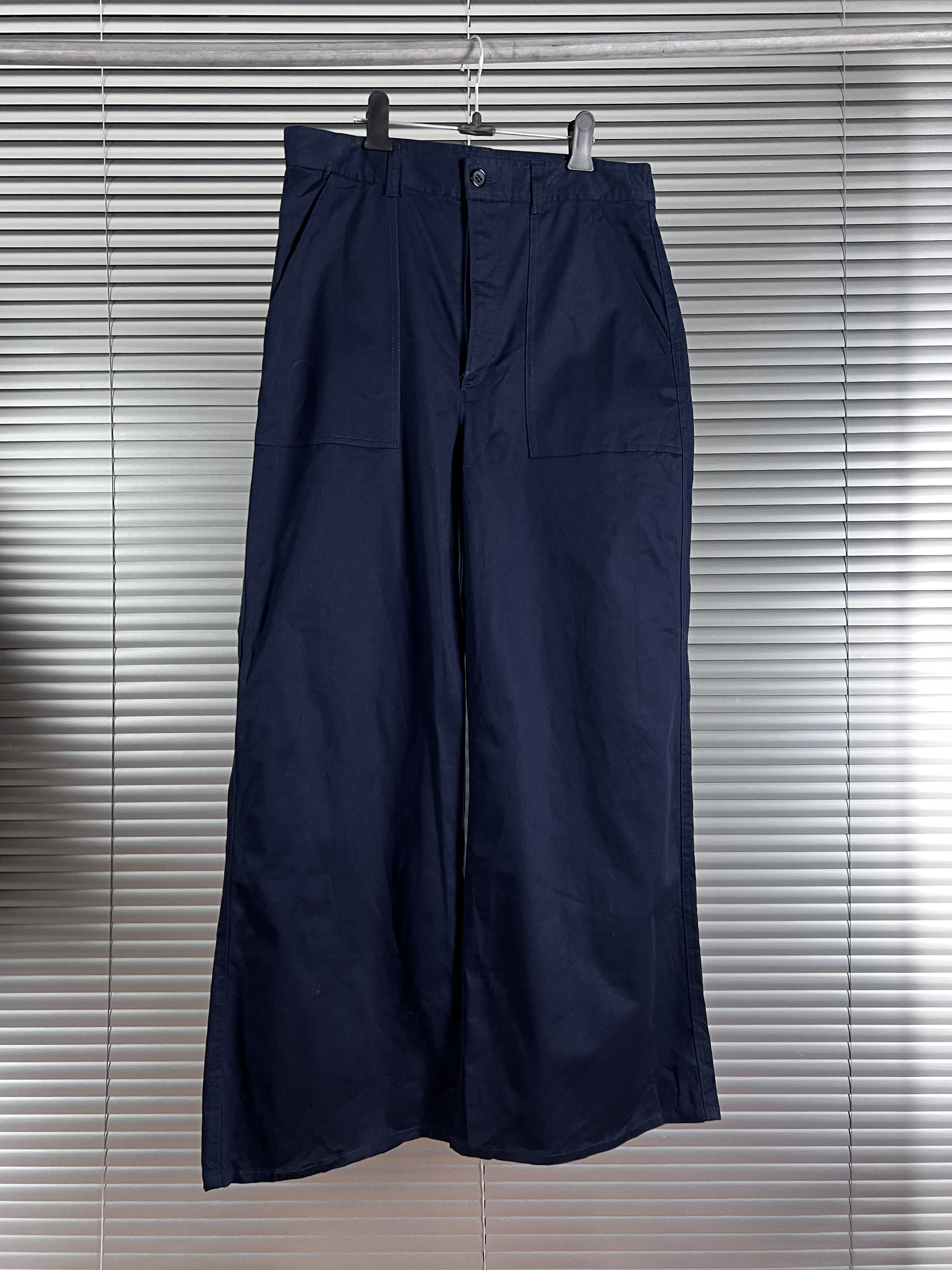 GU wide fatigue pants