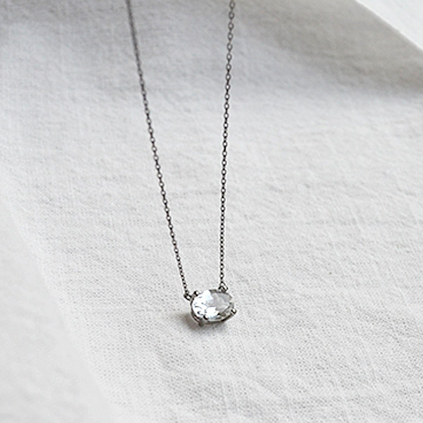 white topaz.641