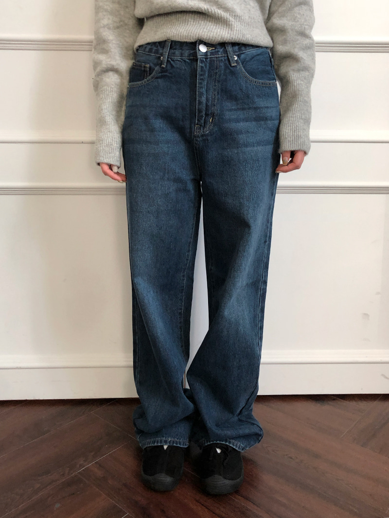 our daily wide denim pants