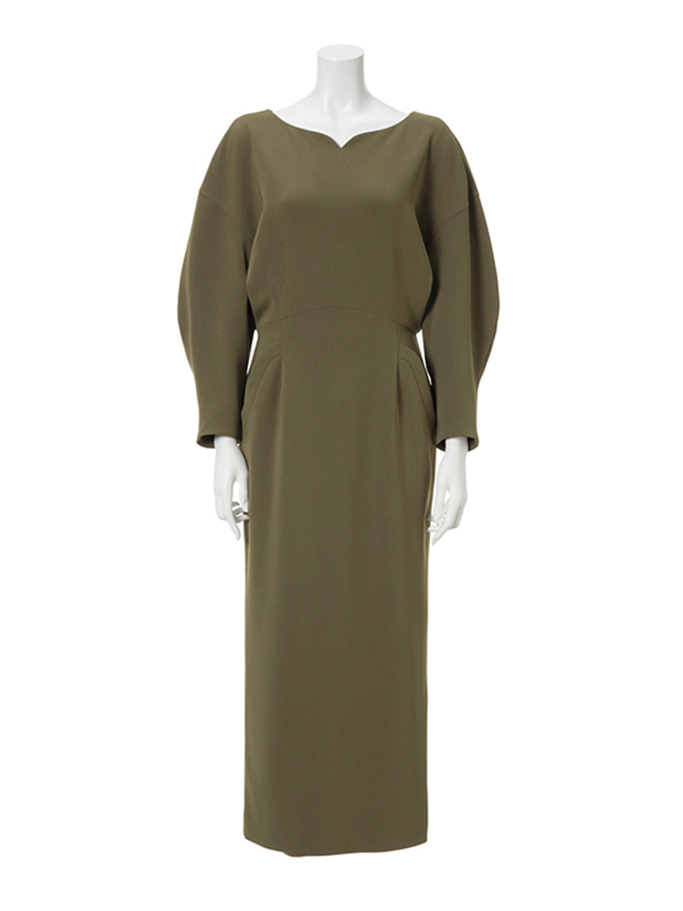 KHAKI BOAT NECK LONG DRESS  마메 쿠로구치 카키 보트넥 롱 드레스 - 아데쿠베