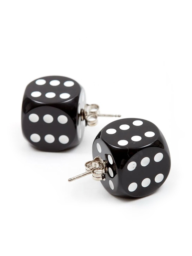 BLACK DICE EARRING  MM6 블랙 주사위 귀걸이 - 아데쿠베