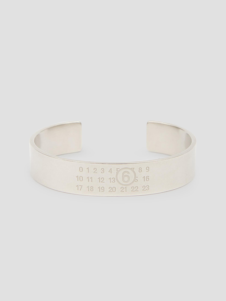 SILVER NEW NUMERICAL LOGO BRACELET  MM6 실버 뉴 누메리컬 로고 팔찌 - 아데쿠베