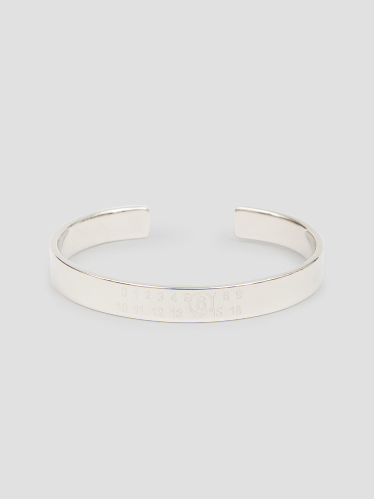 SILVER NEW NUMERICAL LOGO BRACELET  MM6 실버 뉴 누메리컬 로고 팔찌 - 아데쿠베