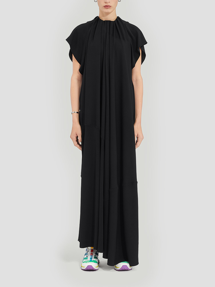 BLACK ASYMMETRIC MAXI DRESS  MM6 블랙 비대칭 맥시 드레스 - 아데쿠베