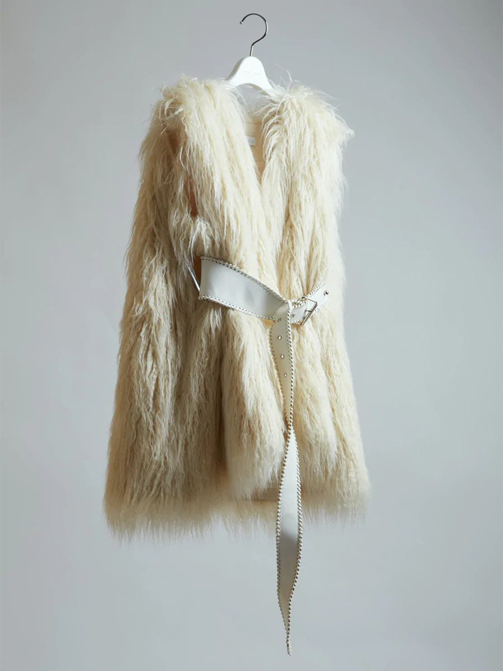 OFF WHITE MANTLE FUR VEST  요헤이 오노 오프 화이트 맨틀 퍼 베스트 - 아데쿠베