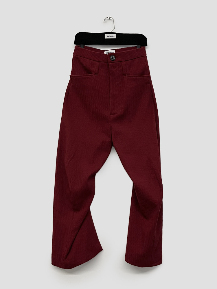 BURGUNDY 3D SHAPED TROUSERS  코자부로 버건디 3D 쉐이프 트라우저 - 아데쿠베