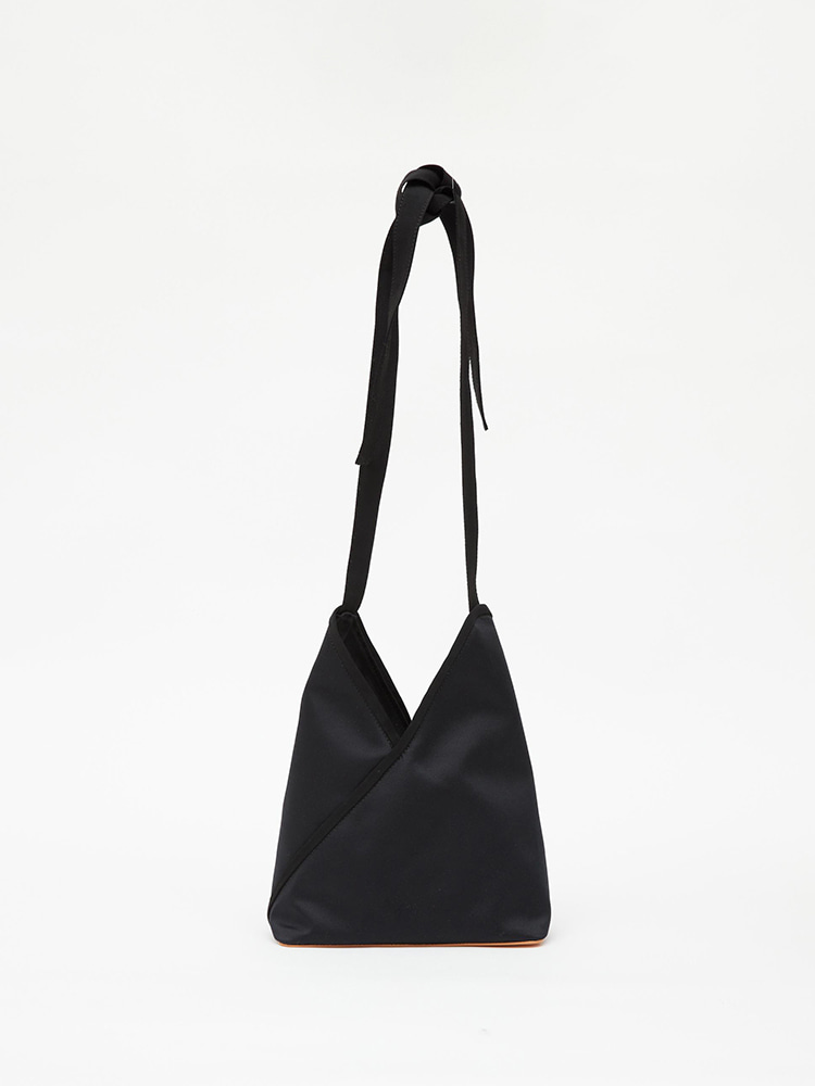 BLACK BALLET SHOE JAPANESE BAG  MM6 블랙 발레 슈 재패니즈 백 - 아데쿠베