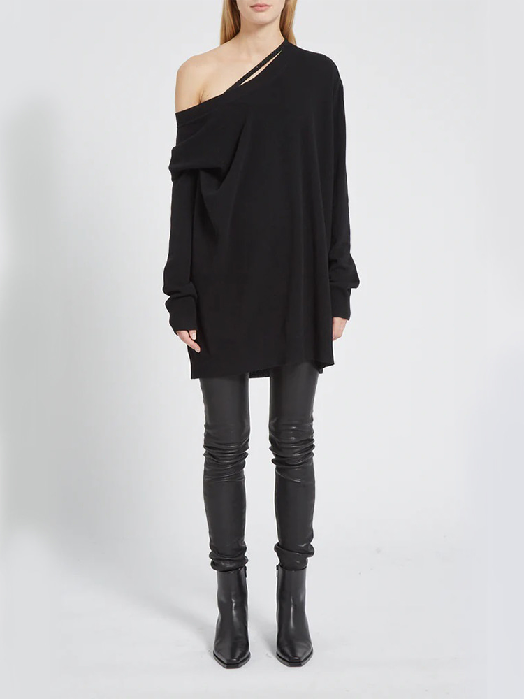 BLACK HENDRIKA KNITTED DROP SHOULDER HIGH COMFORT SWEATER  앤 드뮐미스터 블랙 헨드리카 니티드 드롭 숄더 하이 컴포트 스웨터 - 아데쿠베