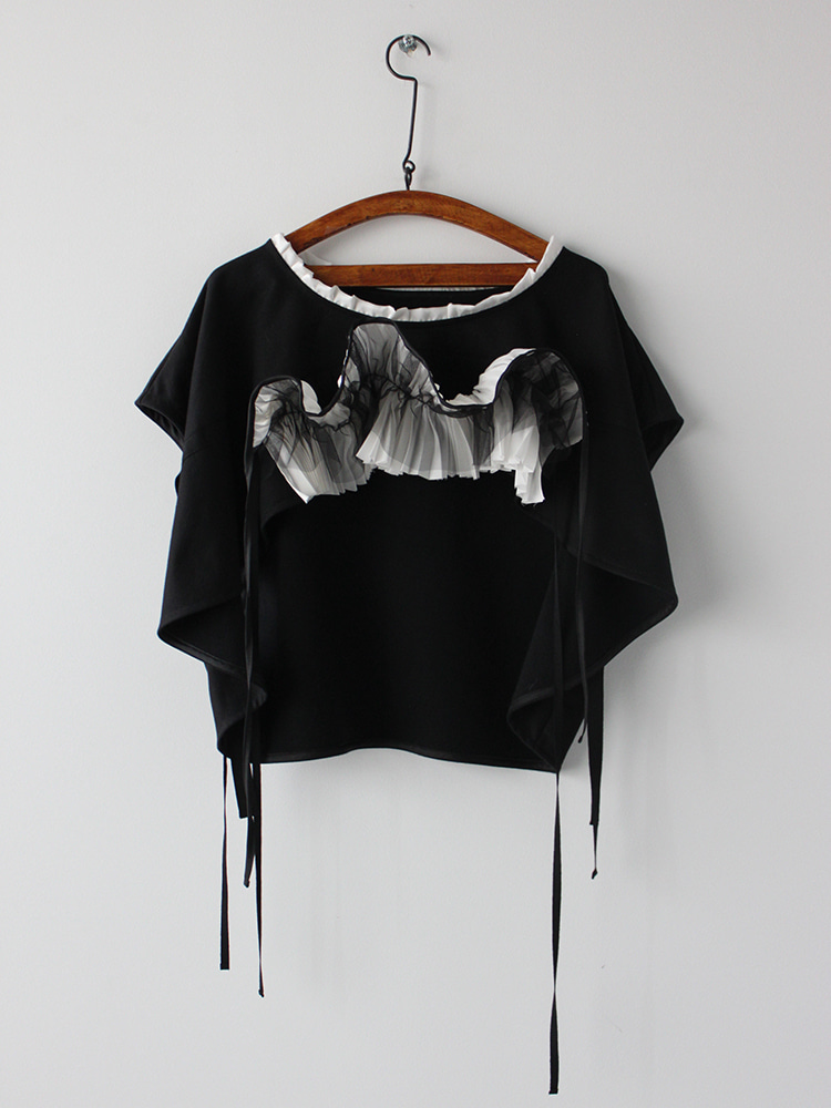 BLACK OFF WHITE SLEEVELESS FARE SWEATSHIRT  샹샹 루안 블랙 오프 화이트 슬리브리스 페어 스웨트셔츠 - 아데쿠베