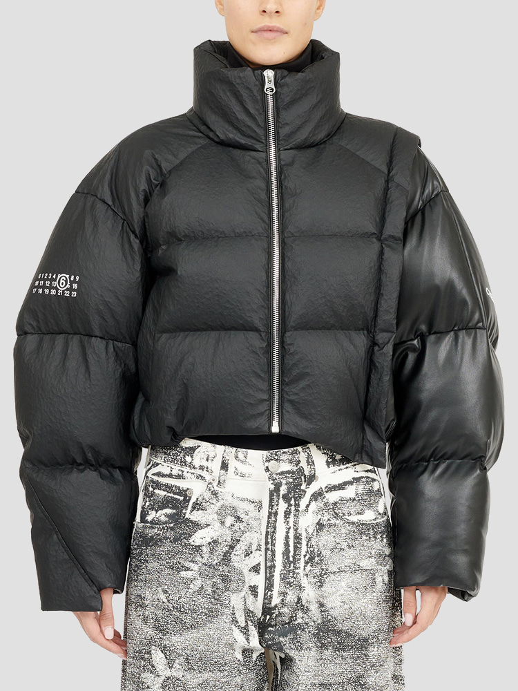 BLACK MM6 X CHENPENG CROPPED PUFFER JACKET  MM6 블랙 첸펭 크롭 푸퍼 자켓 - 아데쿠베