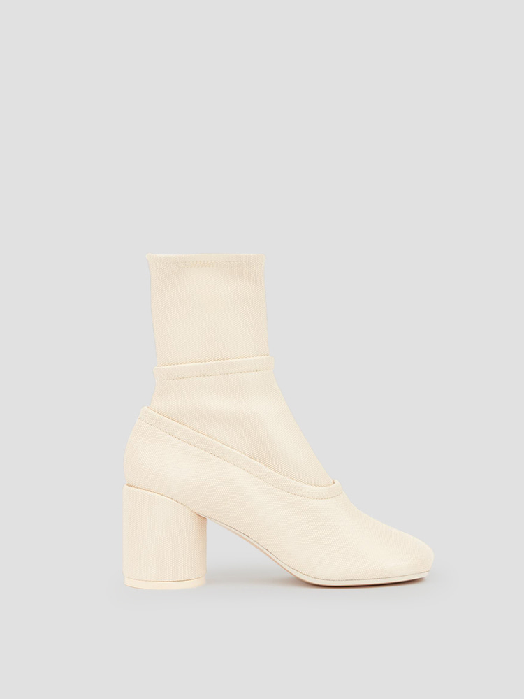 IVORY ANATOMIC ANKLE BOOTS  MM6 아이보리 아나토믹 앵클 부츠 - 아데쿠베