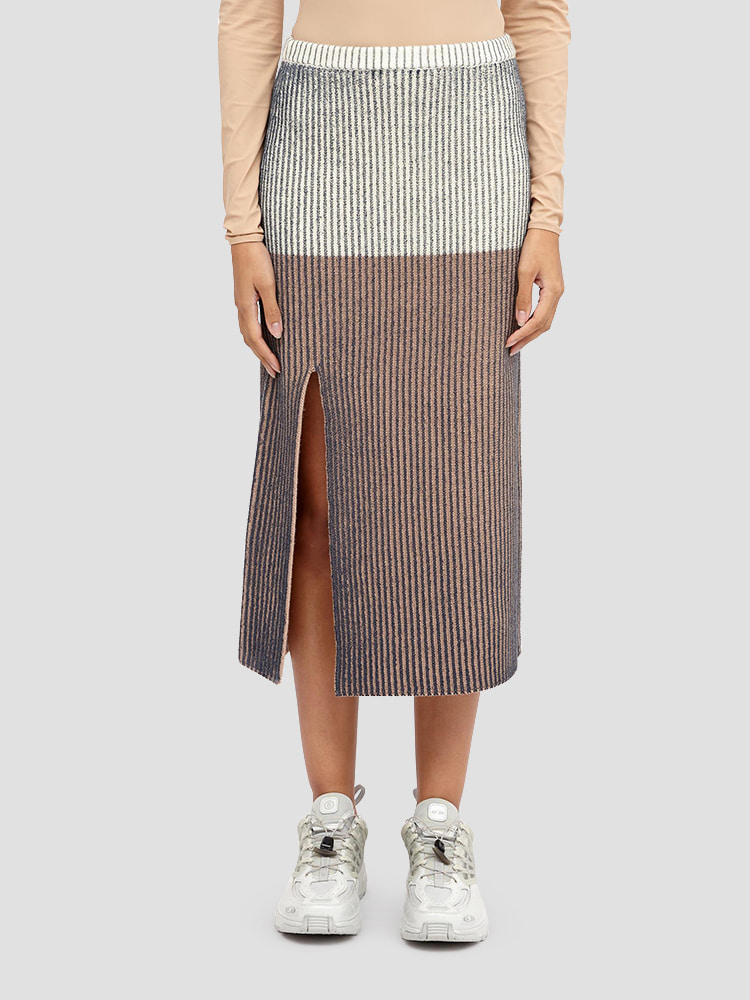 OFF WHITE BEIGE KNIT MIDI SKIRT  MM6 오프 화이트 베이지 니트 미디 스커트 - 아데쿠베