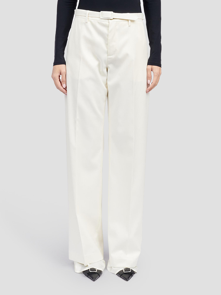 OFF WHITE BELTED TROUSERS  MM6 오프 화이트 벨트 트라우저 - 아데쿠베