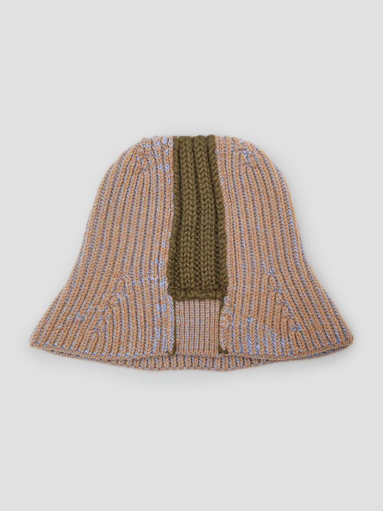 BROWN KNIT BUCKET HAT  MM6 브라운 니트 버킷 햇 - 아데쿠베