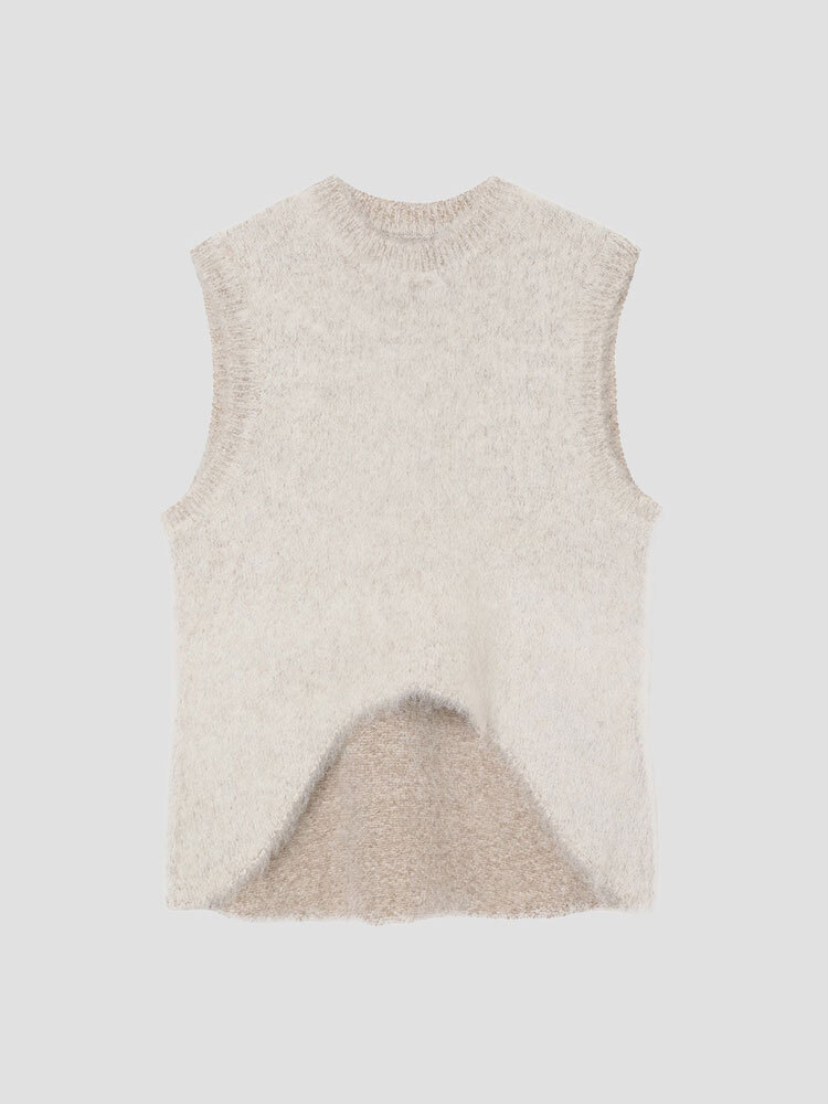 BEIGE BRUSED ALPACA SLEEVELESS KNITTED TOP  마메 쿠로구치 베이지 알파카 슬리브리스 니트 탑 - 아데쿠베