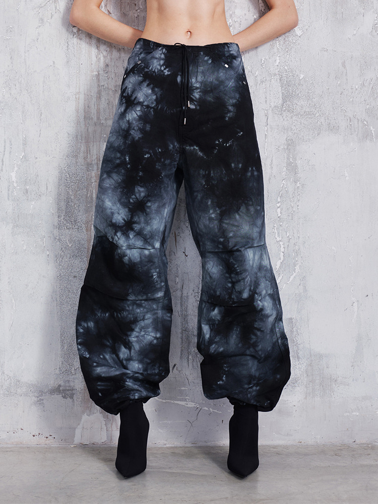 BLACK GREY DAISY TIE-DYE PANTS  다크팍 블랙 그레이 데이지 타이다이 팬츠 - 아데쿠베