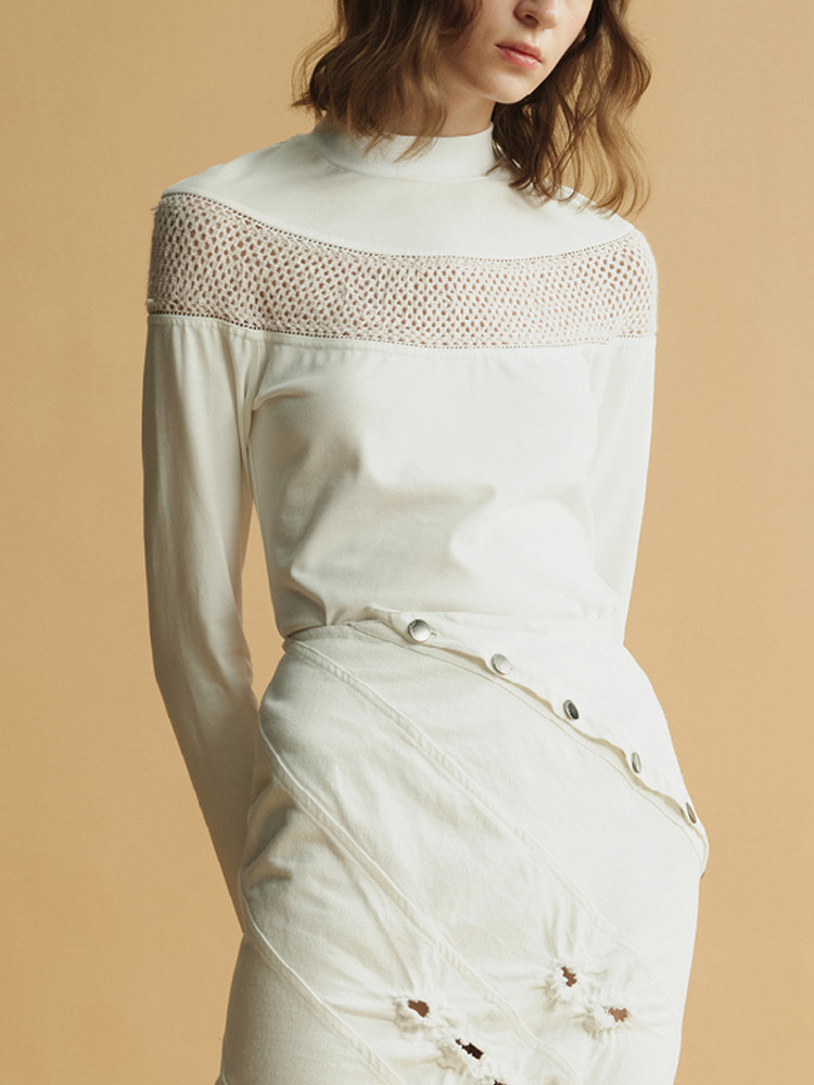 WHITE “TRAIL” CROCHET PANELLED LONG SLEEVE T-SHIRT  폰더럴 화이트 &quot;트레일&quot; 크로셰 패널 롱 슬리브 티셔츠 - 아데쿠베