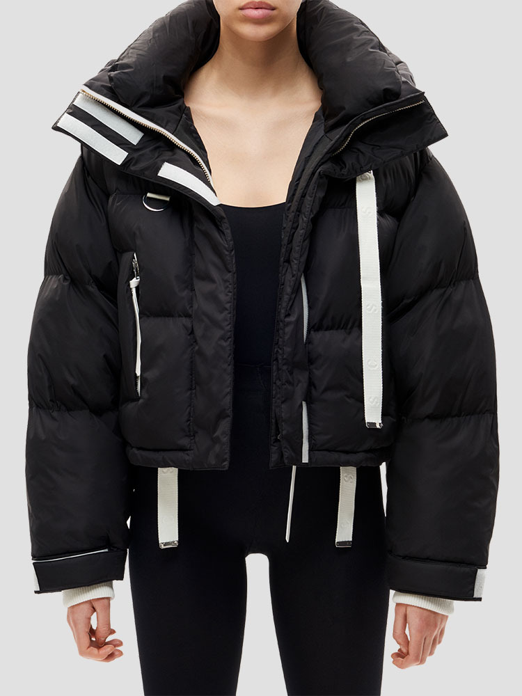 BLACK WILLOW IVY SHORT PUFFER  쇼디치 스키 클럽 블랙 윌로우 아이비 숏 푸퍼 - 아데쿠베