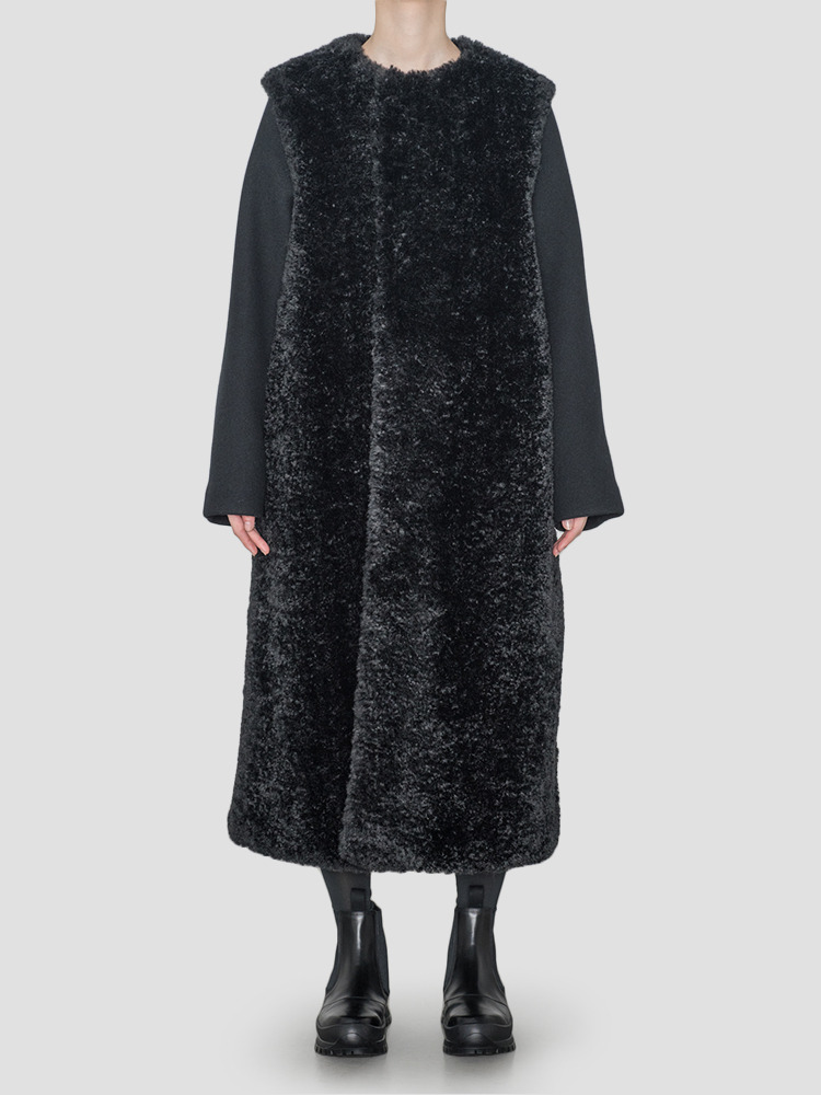 BLACK FAUX SHEARLING COAT  하이크(HYKE) 블랙 페이크 시어링 코트 - 아데쿠베