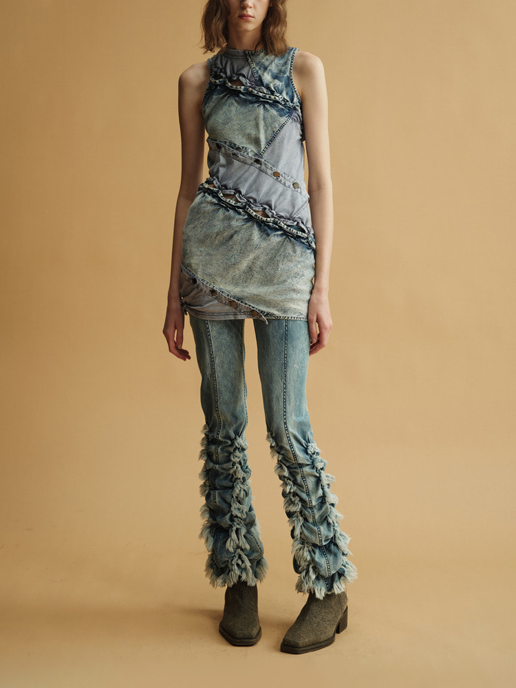 BLUE “GLACE” SMOCKED DENIM DRESS  폰더럴 블루 &quot;글라스&quot; 스모크 데님 드레스 - 아데쿠베