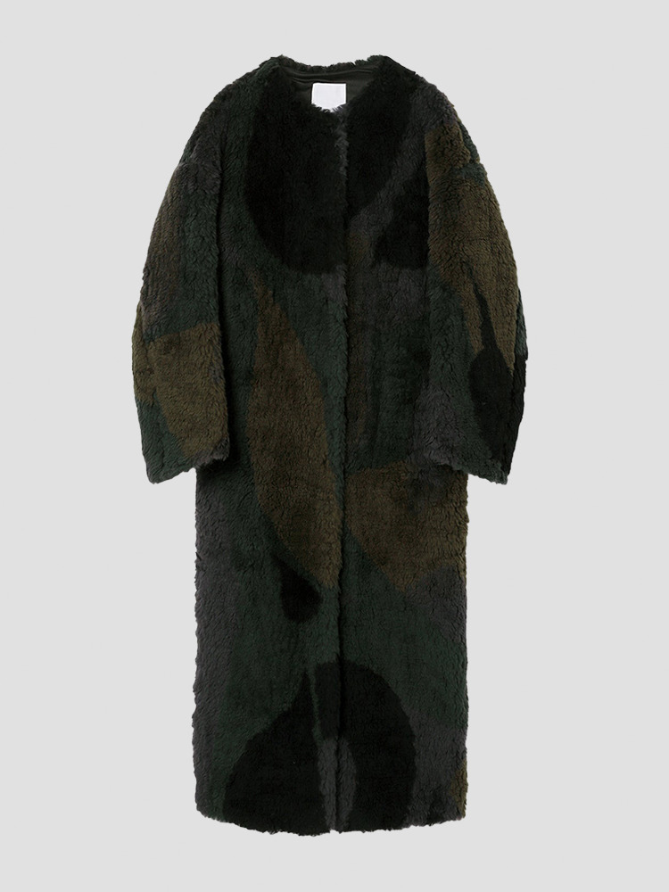 KHAKI SLIVER KNITTED FLUFFY WOOL I-LINE COAT  마메 쿠로구치 카키 실버 니트 플러피 울 코트 - 아데쿠베