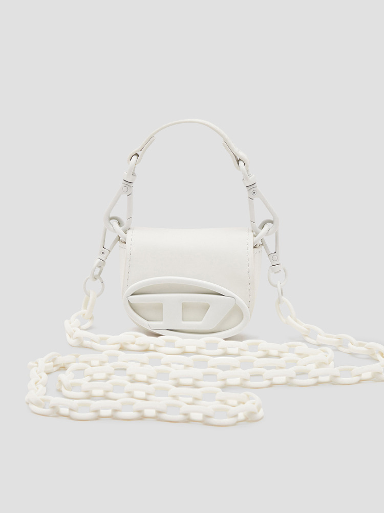 WHITE 1DR ICONIC MICRO BAG  디젤(DIESEL) 화이트 아이코닉 마이크로 백 - 아데쿠베