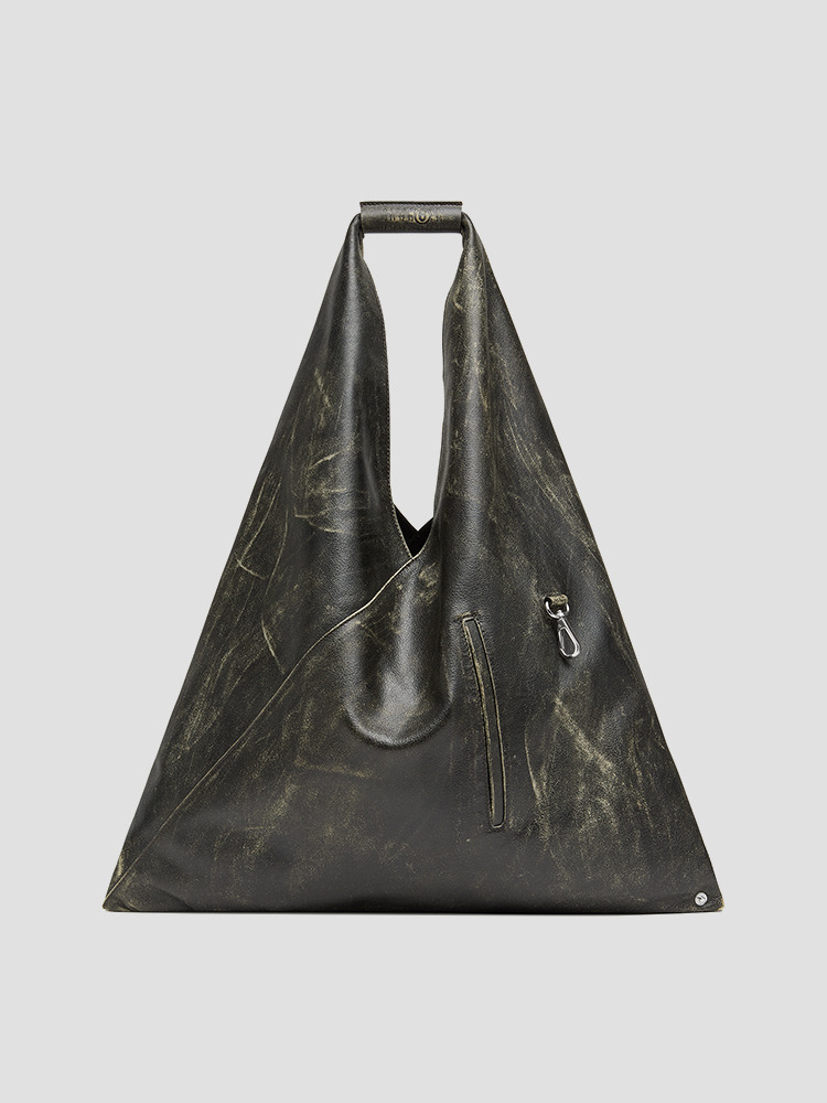 BLACK ALMOND BUFF MEDIUM JAPANESE CLASSIC BAG  MM6 블랙 아몬드 버프 미디엄 재패니즈 클래식 백 - 아데쿠베