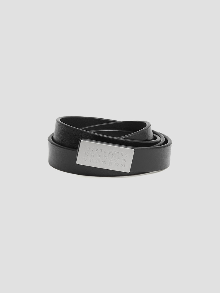 BLACK NUMERIC SIGNATURE BELT  MM6 블랙 누메릭 시그니처 벨트 - 아데쿠베