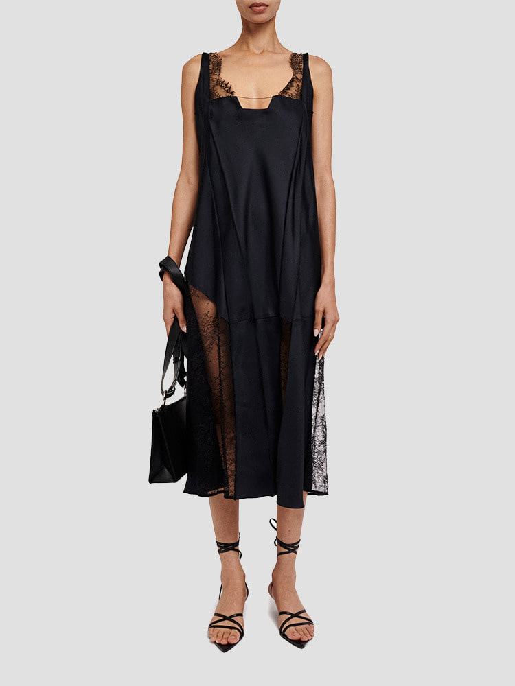 BLACK FLUIDE LACE SLIP DRESS  보야로브스카야 블랙 플루이드 레이스 슬립 드레스 - 아데쿠베