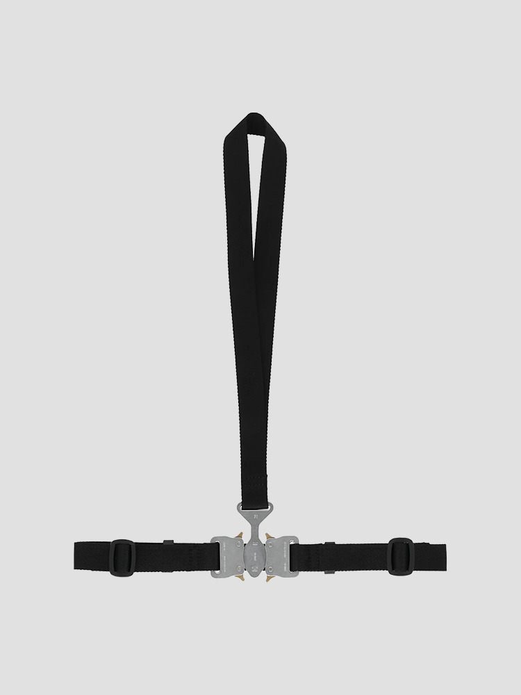 BLACK TRI-BUCKLE CHEST HARNESS  알릭스 블랙 트라이 버클 체스트 하네스 - 아데쿠베