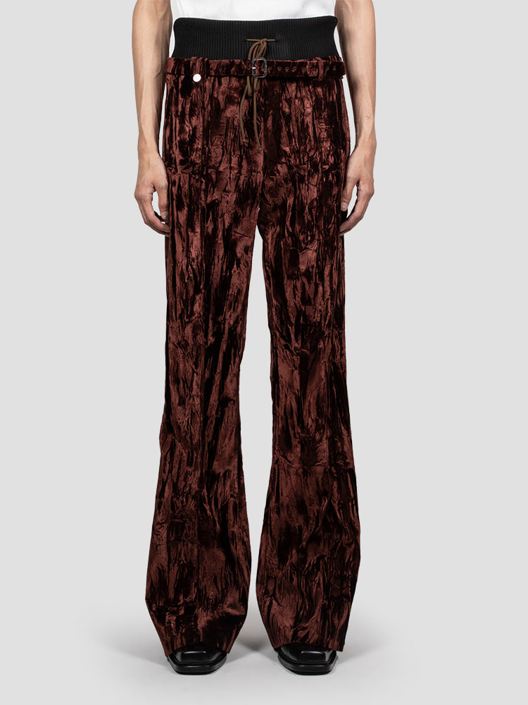 BROWN WRINKLED VELVET TAILORED TRACK PANTS  에곤랩 브라운 링클 벨벳 테일러드 트랙 팬츠 - 아데쿠베