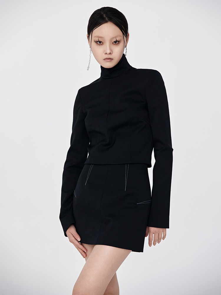 BLACK LONG-SLEEVED TOP  MM6 블랙 롱 슬리브 탑 - 아데쿠베