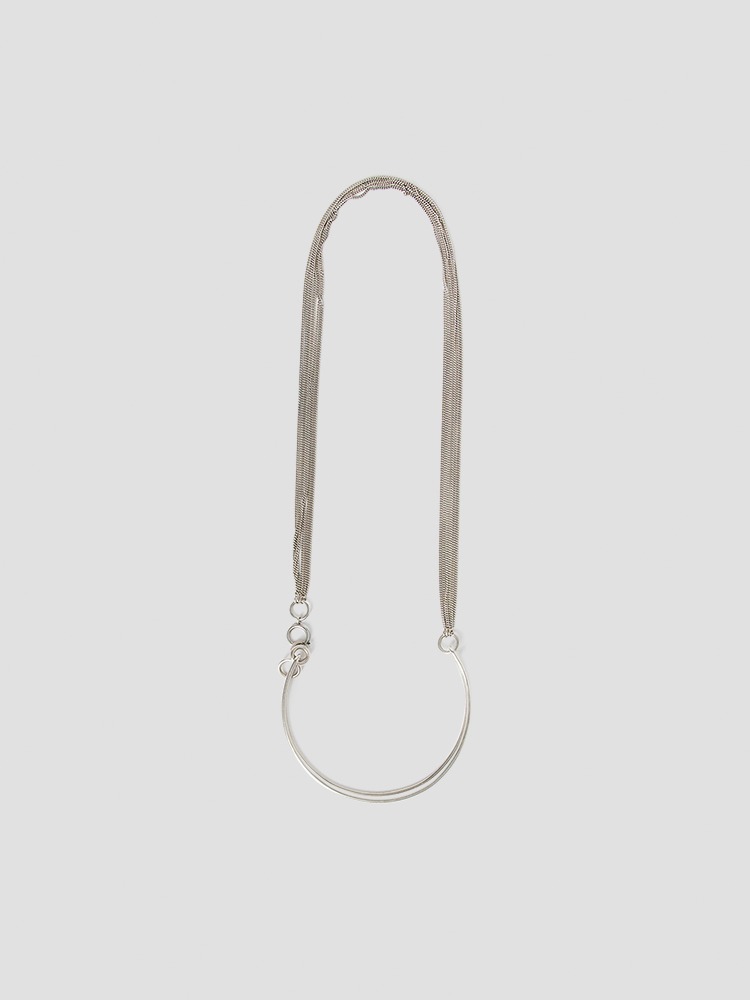 SILVER PINA CURVED TUBE CHAINS NECKLACE  앤 드뮐미스터 실버 커브 튜브 체인 목걸이 - 아데쿠베