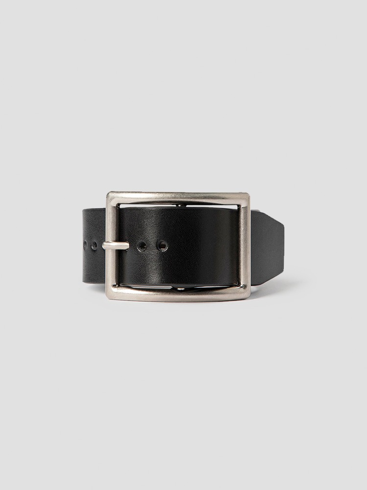 BLACK CONRADT SQUARED BUCKLE ARM BRACELET  앤 드뮐미스터 블랙 스퀘어 버클 암 팔찌 - 아데쿠베