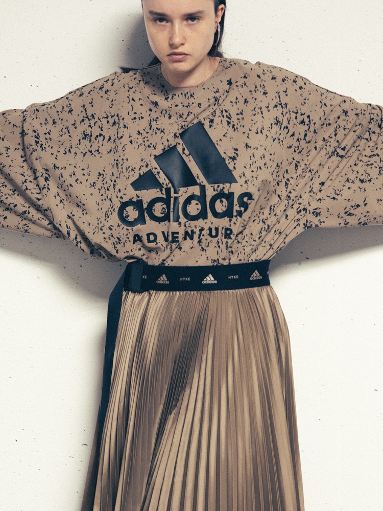 HYKE X ADIDAS KHAKI WRAP SKIRT 하이크 X 아디다스 카키 랩 스커트 - 아데쿠베