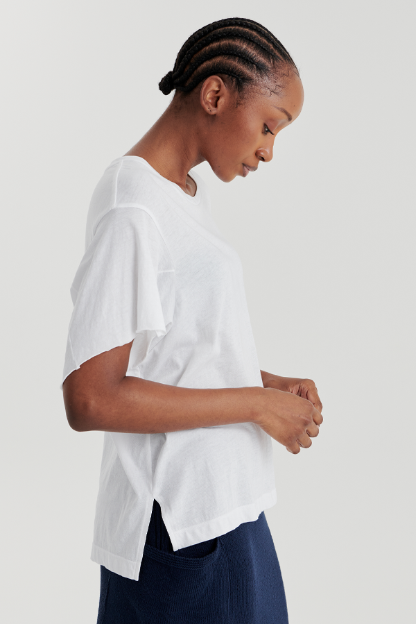 TWO PIN-TUCK SLEEVE TOP (WHITE)
