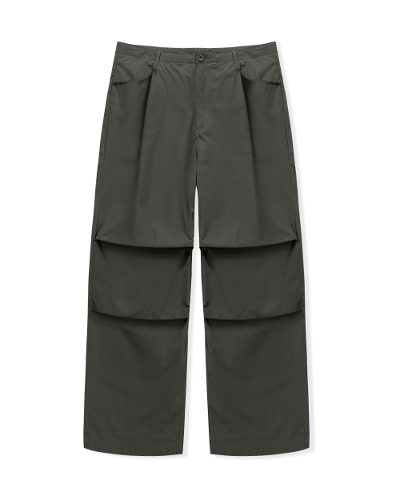 (VLAD) UTILITY ONE-TUCK PARASUIT PANTS_CHARCOAL GRAY