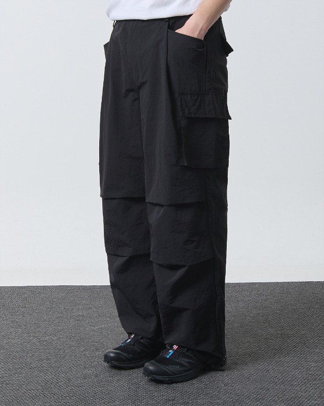 (VLAD) ONE TUCK NYLON PARACHUTE CARGO PANTS_BLACK