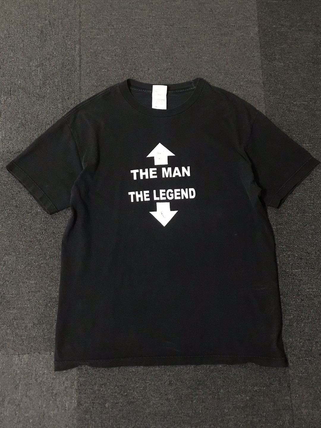 00s ‘ the man the legend ‘ tee (L size, ~105 추천)