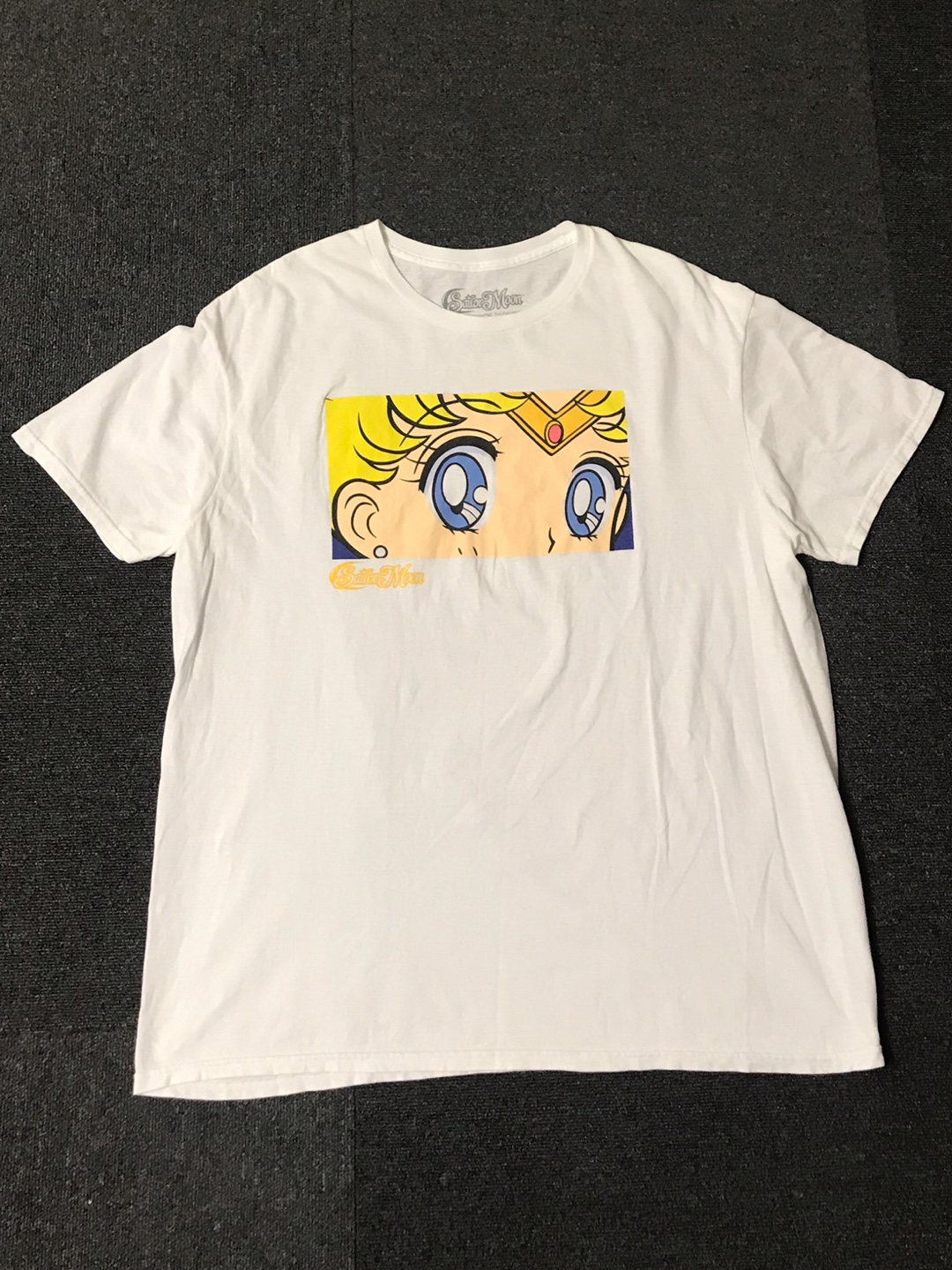 official licensed sailor moon tee (XL size, ~105 추천)
