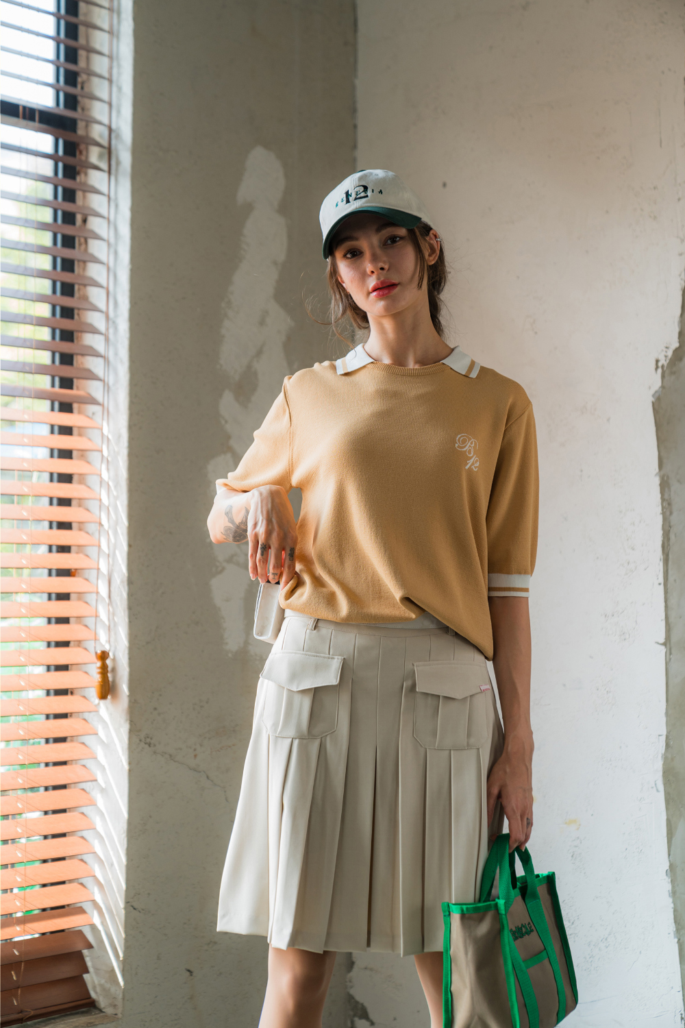 半袖Tシャツモデル着用画像-S1L11
