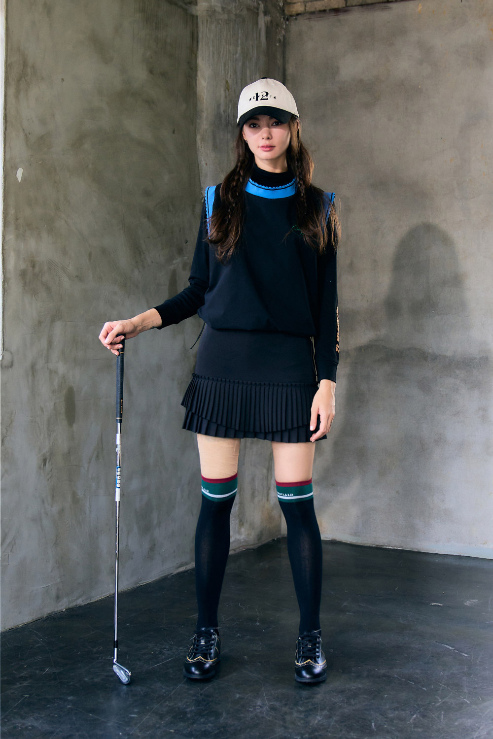 ミニスカートモデル着用画像-S3L4