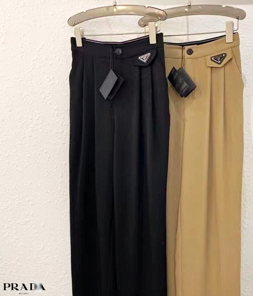 PRAD* pintuck pants ;로고포인트로 더욱 세련된 핀턱 슬랙스~~!! 부분밴딩으로 더욱 편한 피팅감!!