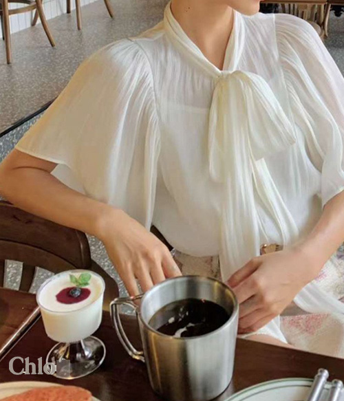 chlo* ruffle blouse ;기분까지 로맨틱해지는 러플 블라우스!!